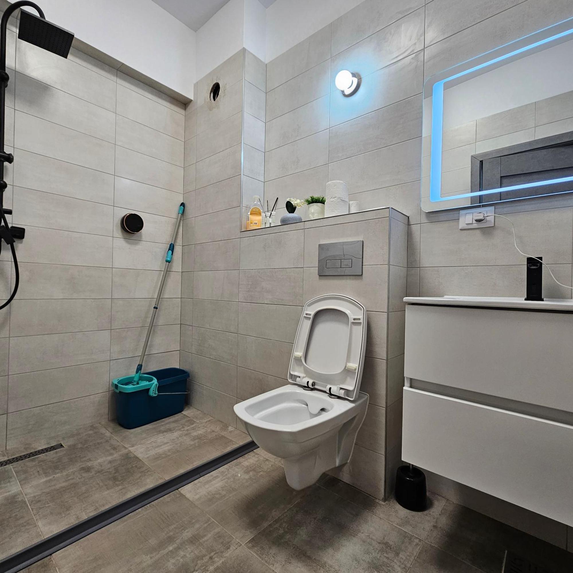 Apartament Dem Radulescu Langa Strand Râmnicu Vâlcea Eksteriør bilde