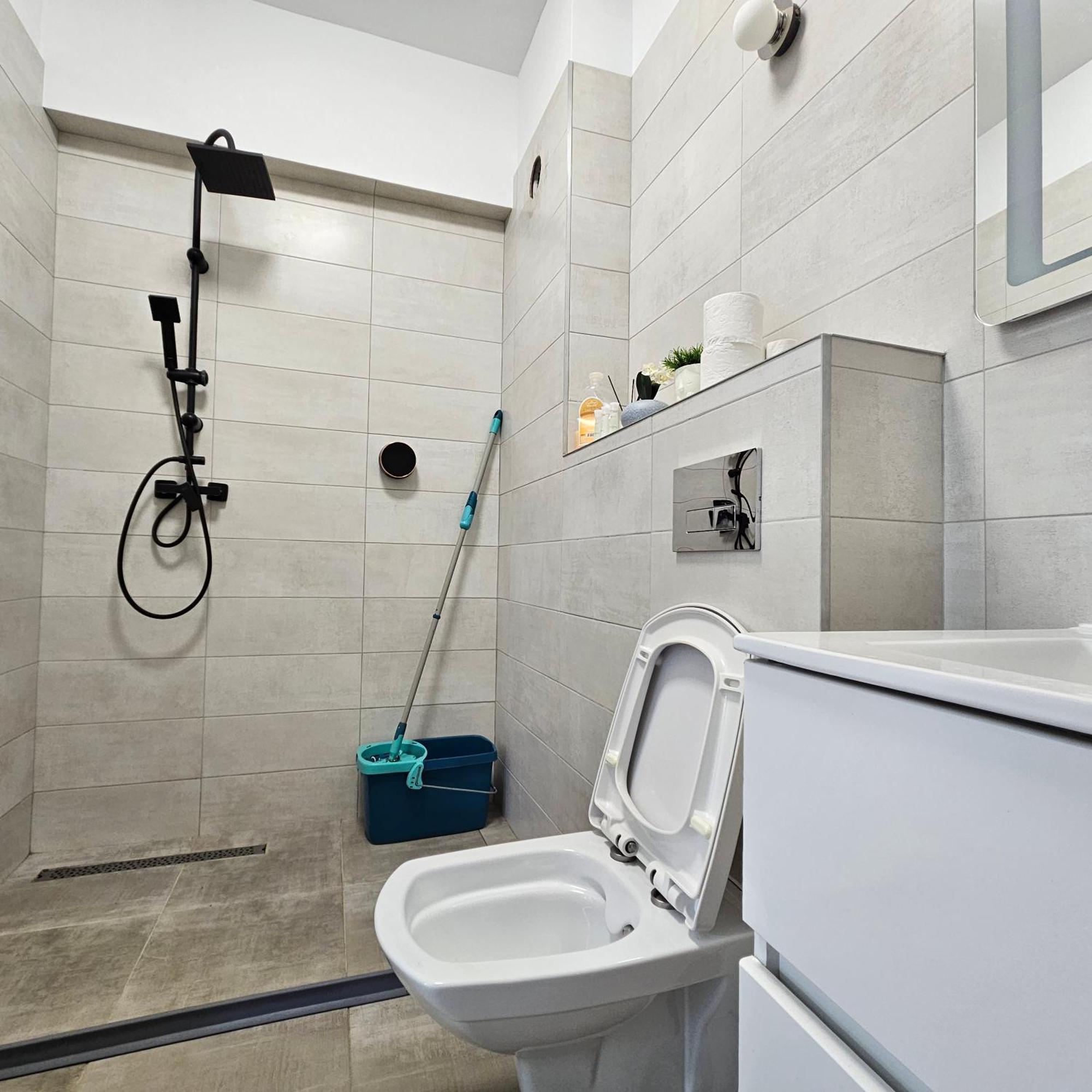 Apartament Dem Radulescu Langa Strand Râmnicu Vâlcea Eksteriør bilde